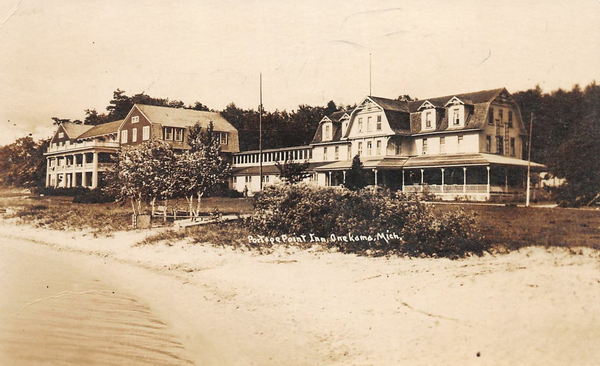 Portage Point Resort (Portage Point Inn) - Vintage Postcard